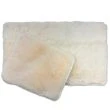 Dette produkt hedder Julie, fremstillet af Polyester materiale med en smuk Offwhite farve - SE Mattor