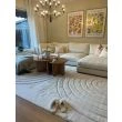 Dette produkt hedder Rabbit Zen, fremstillet af Polyester materiale med en smuk Offwhite farve - SE Mattor