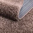 Dette produkt hedder Lazy, fremstillet af Polypropylen materiale med en smuk Gråbeige farve - SE Mattor