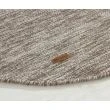 Dette produkt hedder Lunda, fremstillet af 80% Uld & 20% Bomuld  materiale med en smuk Gråbeige farve - SE Mattor