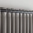 Dette produkt hedder Mathilde, fremstillet af Polyester materiale med en smuk Sølv farve - SE Mattor