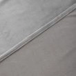 Dette produkt hedder Mathilde, fremstillet af Polyester materiale med en smuk Sølv farve - SE Mattor