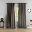 Dette produkt hedder Mathilde, fremstillet af Polyester materiale med en smuk Taupe farve - SE Mattor