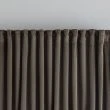 Dette produkt hedder Mathilde, fremstillet af Polyester materiale med en smuk Taupe farve - SE Mattor