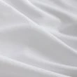 Dette produkt hedder Mathilde, fremstillet af Polyester materiale med en smuk Hvid farve - SE Mattor