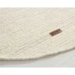Dette produkt hedder Molly, fremstillet af 80% Uld & 20% Bomuld  materiale med en smuk Offwhite farve - SE Mattor