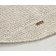 Dette produkt hedder Molly, fremstillet af 80% Uld & 20% Bomuld  materiale med en smuk Beige farve - SE Mattor