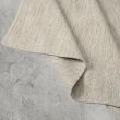 Dette produkt hedder Molly, fremstillet af 60 % Uld & 40% Bomuld  materiale med en smuk Fløde/Grå farve - SE Mattor