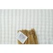 Dette produkt hedder Rabbit Bubble, fremstillet af Polyester materiale med en smuk Offwhite farve - SE Mattor