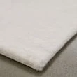 Dette produkt hedder Rabbit Eco, fremstillet af Polyester materiale med en smuk Hvid farve - SE Mattor