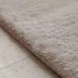 Dette produkt hedder Rabbit Eco, fremstillet af Polyester materiale med en smuk Taupe farve - SE Mattor