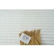 Dette produkt hedder Rabbit Stripe, fremstillet af Polyester materiale med en smuk Offwhite farve - SE Mattor