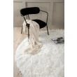 Dette produkt hedder Valby, fremstillet af Polyester materiale med en smuk Hvid farve - SE Mattor