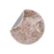 Dette produkt hedder Valby, fremstillet af Polyester materiale med en smuk Beige farve - SE Mattor