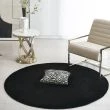 Dette produkt hedder Cat, fremstillet af Polyester materiale med en smuk Sort farve - SE Mattor