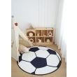 Dette produkt hedder Zappy Football, fremstillet af Polyester materiale med en smuk Hvid/Sort farve - SE Mattor
