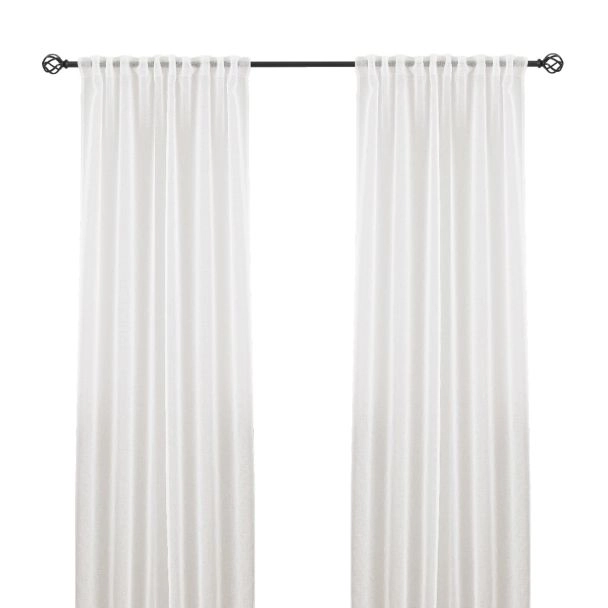 Dette produkt hedder Ellinor, fremstillet af Polyester materiale med en smuk Hvid farve - SE Mattor