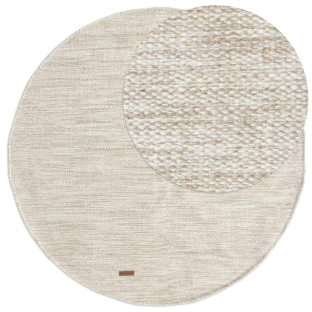 Dette produkt hedder Lunda, fremstillet af 80% Uld & 20% Bomuld  materiale med en smuk Beige farve - SE Mattor