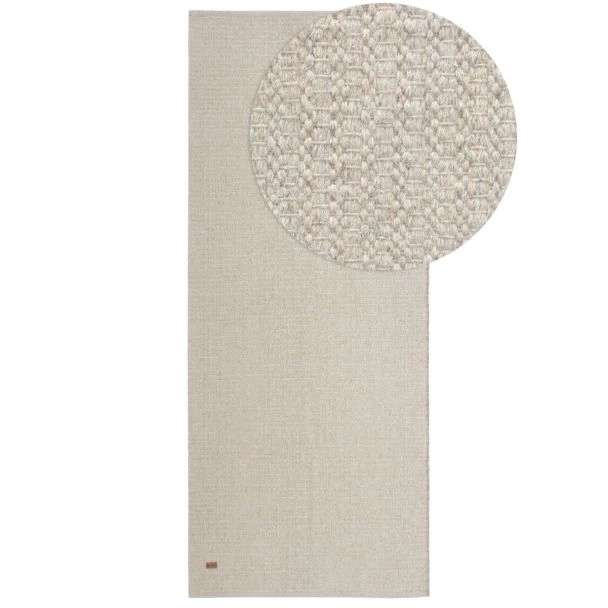 Dette produkt hedder Molly, fremstillet af 80% Uld & 20% Bomuld  materiale med en smuk Beige farve - SE Mattor
