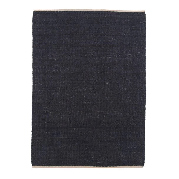 Dette produkt hedder Mina, fremstillet af Jute materiale med en smuk Sort farve - SE Mattor