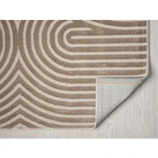 i Mørk Beige farve, lavet af Polyester & Polypropylen materiale.