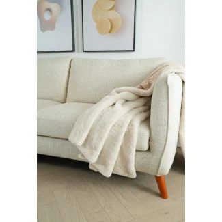 Dette produkt hedder Cat, fremstillet af Polyester materiale med en smuk Beige farve - SE Mattor