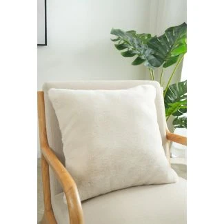 i Beige farve, lavet af Polyester materiale.
