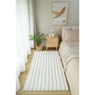Denne produkt hedder Løber Rabbit Stripe Offwhite, lavet af Polyester materiale med en smuk Offwhite farve - SE Tæpper