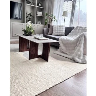 Dette produkt hedder Elsa, fremstillet af 80% Uld & 20% Bomuld  materiale med en smuk Offwhite farve - SE Mattor