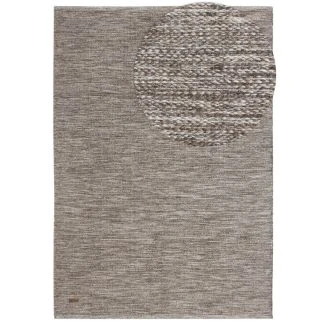 Dette produkt hedder Lunda, fremstillet af 80% Uld & 20% Bomuld  materiale med en smuk Gråbeige farve - SE Mattor