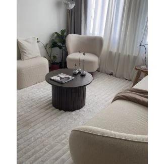 Dette produkt hedder Rabbit Stripe, fremstillet af Polyester materiale med en smuk Offwhite farve - SE Mattor