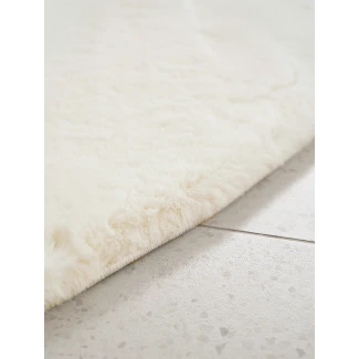 Dette produkt hedder Rabbit Eco, fremstillet af Polyester materiale med en smuk Offwhite farve - SE Mattor