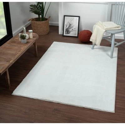 Dette produkt hedder Cloudy, fremstillet af Polyester materiale med en smuk Hvid farve - SE Mattor