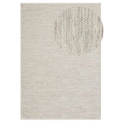 Dette produkt hedder Molly, fremstillet af 80% Uld & 20% Bomuld  materiale med en smuk Linned farve - SE Mattor