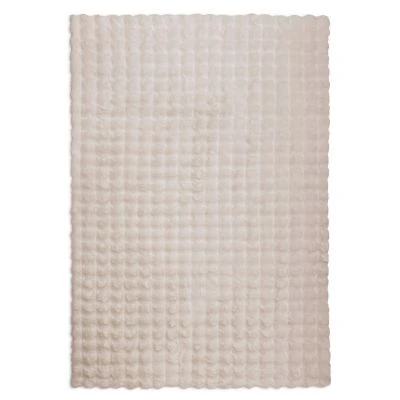 Dette produkt hedder Rabbit Bubble, fremstillet af Polyester materiale med en smuk Lys Beige farve - SE Mattor