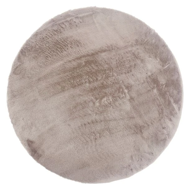 Dette produkt hedder Cat, fremstillet af Polyester materiale med en smuk Taupe farve - SE Mattor