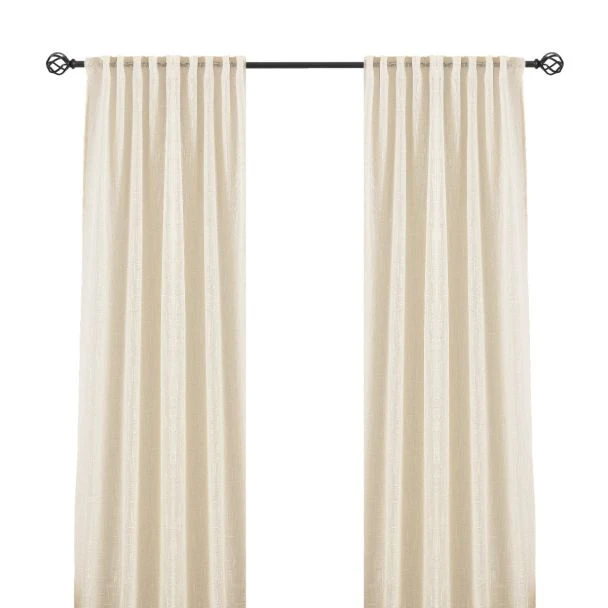 Dette produkt hedder Kristina, fremstillet af Polyester materiale med en smuk Beige farve - SE Mattor