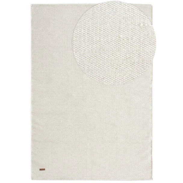 Dette produkt hedder Lunda, fremstillet af 80% Uld & 20% Bomuld  materiale med en smuk Offwhite farve - SE Mattor