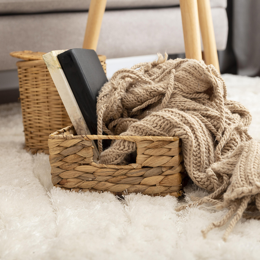 Pleje og vedligeholdelse af dit strikke tæppe: Tips og tricks